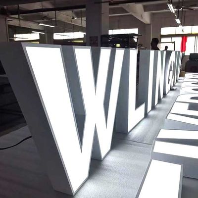 A luz do gigante de HIGHSPAN acima de Logo Sign 220V entrou letras de canal feitas sob encomenda