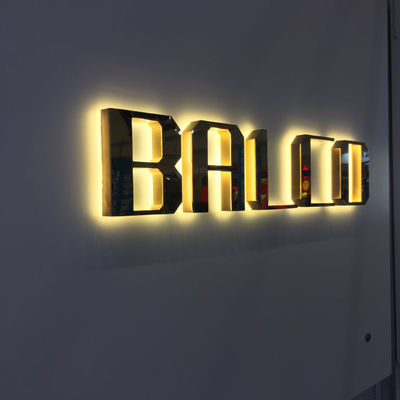 Montagem retroiluminada de galvanização do parafuso do sinal M4 da letra do metal do espelho do ouro