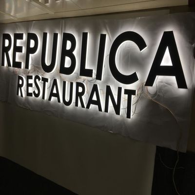 Propaganda dianteira iluminada acrílica da loja do sinal do alfabeto plástico do ODM do OEM