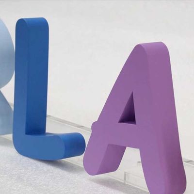 O laser aberto da propaganda do sinal da letra 3D do salão de beleza cortou a espessura do logotipo 3cm do metal