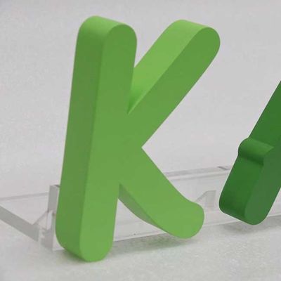 O laser aberto da propaganda do sinal da letra 3D do salão de beleza cortou a espessura do logotipo 3cm do metal