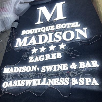 12mm Acrílico Empresa Logo Wall Sign Aluminum Channel rotula a anti oxidação