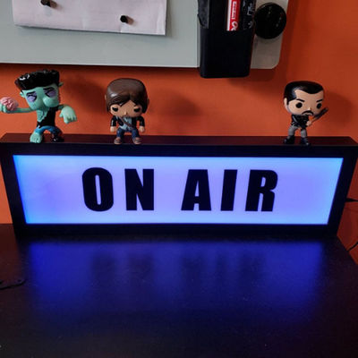 Logotipo 3D acrílico iluminado cores conduzido de Front Open Light Box Signage PMS