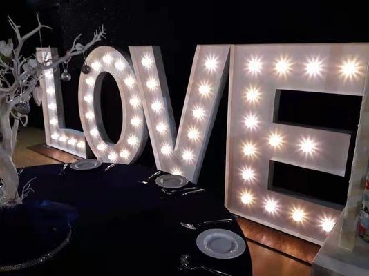O sinal ereto livre do famoso de um amor de 4 pés rotula IP67 impermeável