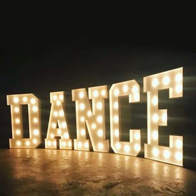 Sinal 4ft da letra do famoso do vintage de HIGHSPAN com ampolas