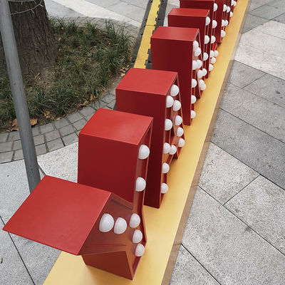 Luzes gigantes iluminadas exteriores das letras do famoso que galvanizam