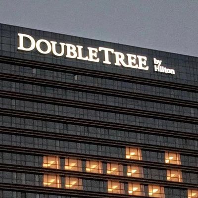 Letras de canal claras conduzidas de Logo Building Sign 3d do nome da empresa