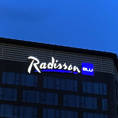 O sinal durável atrativo da letra 3d conduziu a placa acrílica do restaurante do canal 3mm