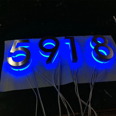 Placa numérica de aço inoxidável 304 ao ar livre com pincel prateado Números de luz RGB