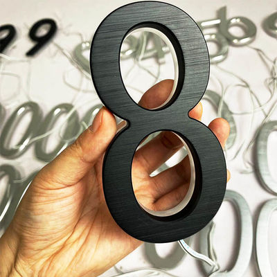 O preto retroiluminado acrílico do sinal da letra da propaganda 3D pintou a espessura de 12cm