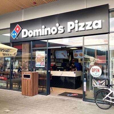 Letras de Canal LED com Vida Útil de 50.000 Horas com Fonte de Alimentação Meanwell Oferecendo Iluminação e Desempenho de Sinalização de Longo Prazo