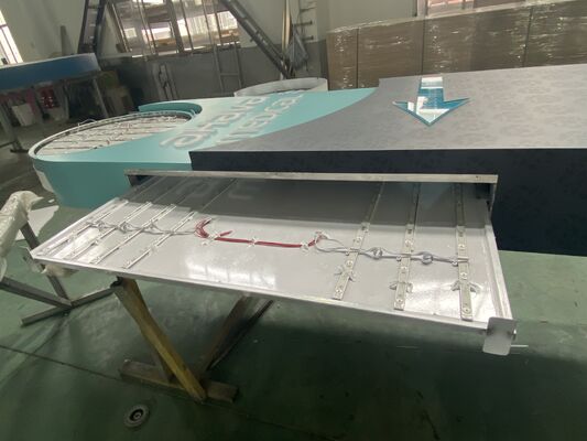 Serviços de sinalização de cartas 3D oferecendo soluções de sinalização personalizadas para hotelaria de varejo e marca corporativa