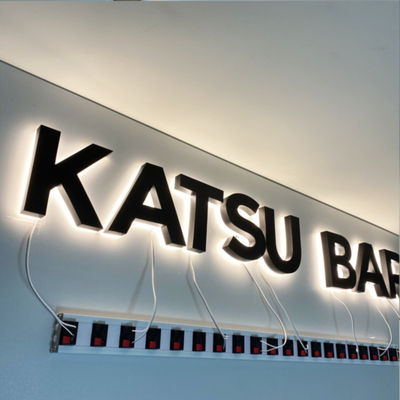 Signage retroiluminado preto HIGHSPAN Logo Signs de aço inoxidável do revestimento 3D