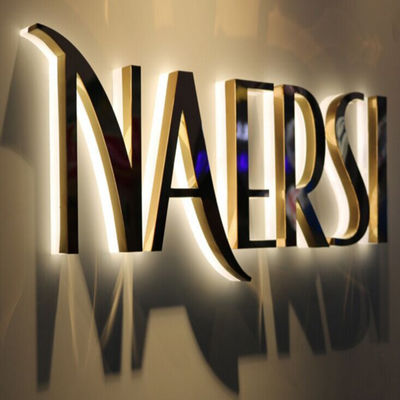 O negócio Logo Signage Stainless Steel Lighted do espelho do ouro armazena sinais dianteiros